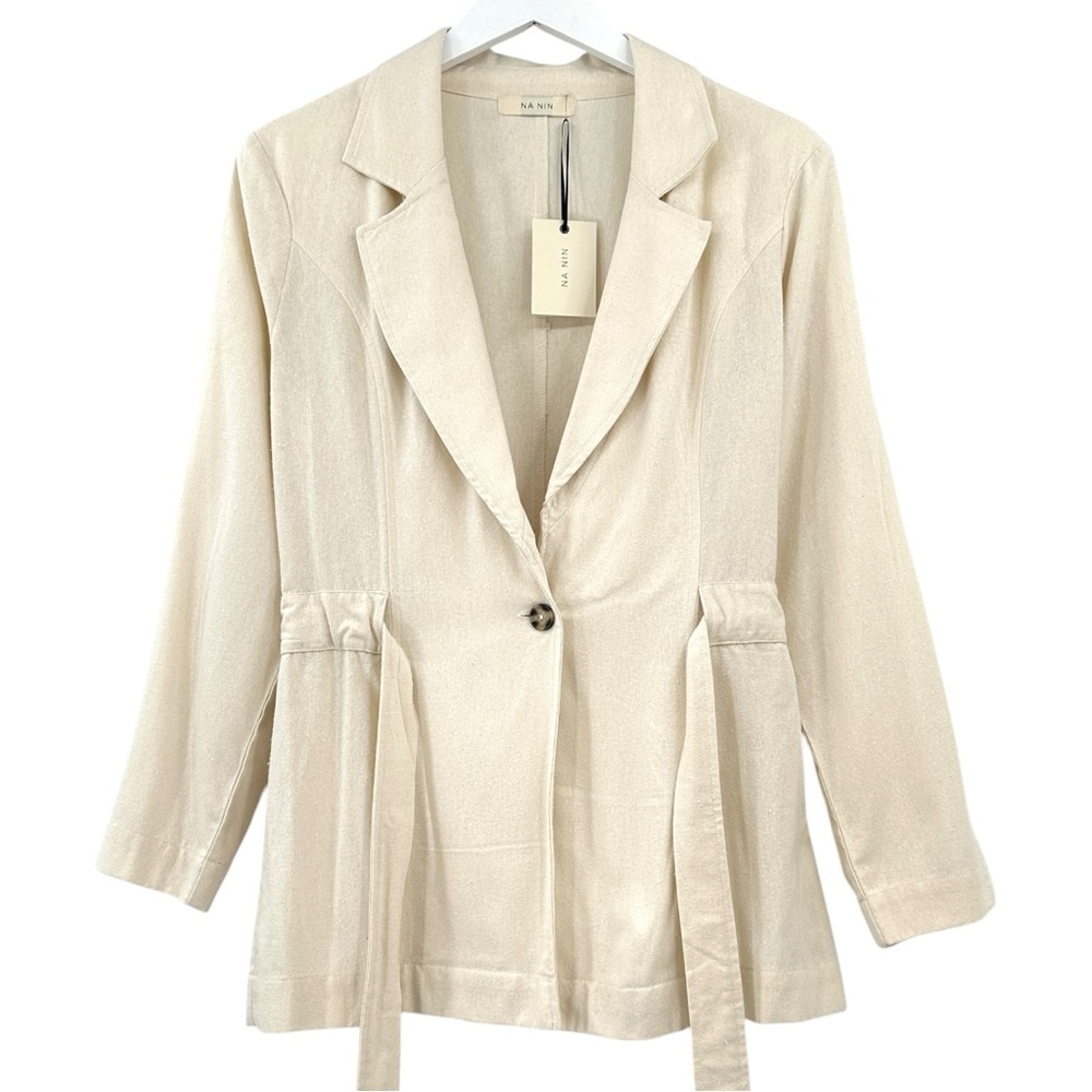 Chic Cream Belted Blazer for Women - Picture 4 of 11